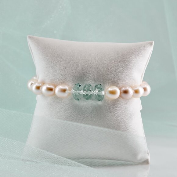 Aquamarine & Pearl Bracelet, Dainty and Timeless Stretch Bracelet - Picture 4 of 11